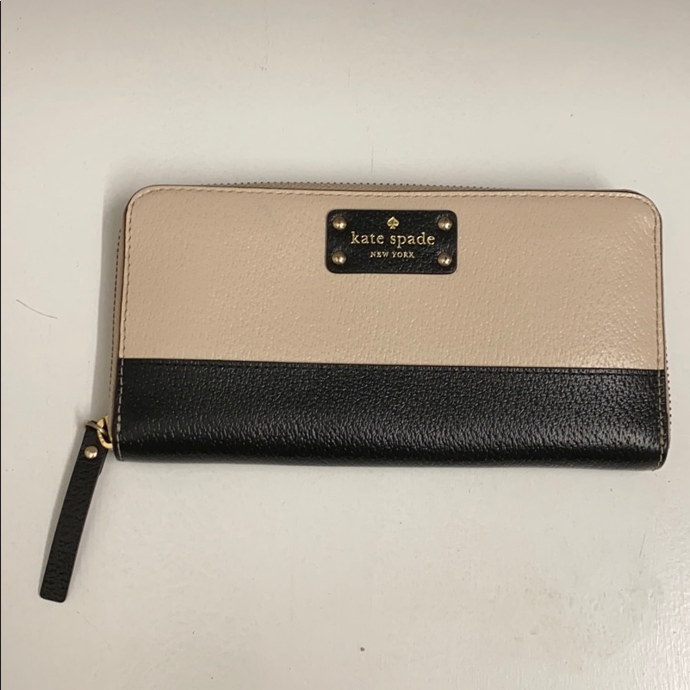 Kate Spade Black and Cream Wallet